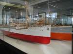 Museum f hamburische Geschichte. Der Dampfer PIONIER. u hinten der GENERAL.