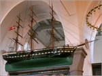 Das Votivschiff DANNEBROG in der Sankt Nicolai kirke in Rønne auf Bornholm. 24.08.2016