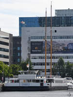 Das Schiff  Friendship  dient als Büroanlage Ende Juli 2018 auf der Schelde in Antwerpen.