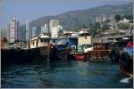 Dicht an dicht gedrngt liegen die Wohnboote im Hafen von Aberdeen auf Hong Kong Island. Scan eines Dias aus dem Januar 1997.
