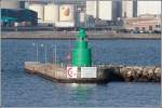 Das grne Molenfeuer Kronlbet N markiert die nrdliche Begrenzung der Einfahrt zum Hafen von Kopenhagen. Aufnahmedatum: 30.03.2006
