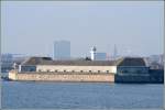 Hinter den Mauern der Trekroner Festung, die in frheren Zeiten die Zufahrt zum Hafen von Kopenhagen bewachte, ist ein Leuchtturm errichtet. Aufnahmedatum: 30.03.2006
