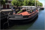 Ein namentlich nicht bekanntes Hausboot liegt im Christians Kanal in Kopenhagen. 02.06.2016