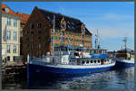 Die 1916 in den Niederlanden gebaute Bjørnsholm liegt am 26.04.2019 im Kopenhagener Nyhavn vor Anker. Das Schiff kann für Ausflüge gemietet werden.