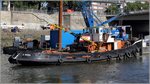 Die FORTUNA wurde 1942 gebaut, ist 22,54 m lang und 5,77 m breit. Hier liegt der Schlepper am 07.09.2016 neben Pontons einer Wasserbau-Baustelle in Bremen. Heimathafen ist Bremen. Frühere Namen: MARTHA, VEGESACK.