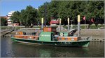 DIE WESER liegt als Gästeschiff der Jugendherberge Bremen mit 30 Schlafplätzen an der Schlachte. Es handelt sich um einen 2008 entstandenen antriebslosen Nachbau des ersten, 1817 von einem deutschen Schiffbauer gebauten und einem deutschen Reeder betriebenen Dampfschiffes. 07.09.2016.