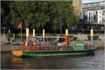 DIE WESER liegt als Gästeschiff der Jugendherberge Bremen mit 30 Schlafplätzen an der Schlachte. Es handelt sich um einen 2008 entstandenen antriebslosen Nachbau des ersten, 1817 von einem deutschen Schiffbauer gebauten und einem deutschen Reeder betriebenen Dampfschiffes. 23.08.2017