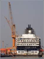 Aus der GALAXY wird auf der Bremerhavener Lloyd Werft die MEIN SCHIFF. 11.04.2009