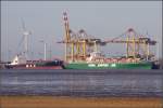 Trotz des Namens gehrt die 2001 gebaute MSC SEATTLE (IMO 9225079) mit ihrem grnen Rumpf nicht zur Flotte der MSC. Sie ist 274 m lang, 40 m breit, hat eine GT von 65131 und kann 5447 TEU transportieren. Heimathafen ist Monrovia (Liberia). Frhere Namen: CSCL SEATTLE, HANSA COLUMBIA. Hier liegt sie am 07.03.2009 an der Stromkaje in Bremerhaven.