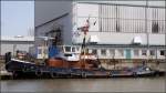 Die FORTUNA (IMO 5400370) hat inzwischen mit 67 Jahren das Rentenalter erreicht. Sie wurde 1942 gebaut, ist 20,97 m lang, 5,33 m breit, hat eine Maschinenleistung von 290 kw und einen Pfahlzug von 4,5 t. Sie gehrt zum Schleppbetrieb Unterweser. Aufgenommen am 12.04.2009 in Bremerhaven.