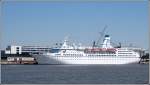 Das Kreuzfahrtschiff MS ASTOR am Kreuzfahrtterminal Columbuskaje in Bremerhaven. Aufnahmedatum: 11.06.2006