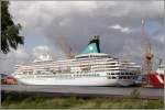 Die knftige ARTANIA (ex ARTEMIS, IMO 8201480) liegt am 24.05.2011 am Ausrstungskai der Lloyd Werft in Bremerhaven. Noch sind etwa 1.000 Arbeiter auf ihr im Einsatz, um rechtzeitig zum vorgesehen Auslaufen am Abend des 26.05.2011 fertig zu werden. 