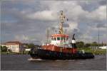 Der Schlepper BR (IMO 8116697) wurde 1982 auf der Detlef Hegemann Rolandwerft in Bremen gebaut. Die BR ist 28 m lang, knapp 9 m breit, hat eine Maschinenleistung von 1.600 kw und einen Pfahlzug von 26 t. Heimathafen ist Bremen. Hier ist sie am 24.05.2011 im Vorhafen in Bremerhaven zu sehen.