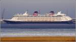 Die am 7. Januar bei der Meyer-Werft in Papenburg ausgedockte und am 20. Januar auf der Ems berfhrte DISNEY FANTASY (IMO 9445590) liegt am Columbus Cruise Center Bremerhaven. Dort ist fr den 9. Februar die bergabe von der Werft an die Reederei und fr den 16. Februar die berfahrt in die USA geplant. Die DISNEY FANTASY ist 340 m lang, 37 m breit und bietet auf 14 Decks Platz fr 4.000 Passagiere und 1.450 Besatzungsmitglieder. 30.01.2012