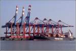 Die 2002 gebaute ST LOUIS EXPRESS (IMO 9243186) liegt am 25.09.2011 an der Stromkaje in Bremerhaven. Sie ist 243 m lang, 32 m breit, hat eine GT von 40.146, eine DWT von 40.478 t und eine Kapazitt von 3.237 TEU. Sie fhrt unter der Flagge der Vereinigten Staaten von Amerika mit Heimathafen St. Louis (MO). Frhere Namen: CP YELLOWSTONE, TMM GUANAJUATO.