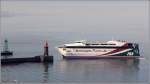Die 2004 in Australien gebaute DOLPHIN JET (IMO 9279264) luft am 30.04.2012 in die Geestemndung in Bremerhaven ein. Hier soll sie auf den Einsatz im Kattegat vorbereitet werden. Bislang war sie fr die FRS (Frder Reederei Seetouristik, Flensburg) auf der Strae von Gibraltar zwischen Sdspanien und Nordafrika im Einsatz. Die DOLPHIN JET ist 87 m lang, 24 m breit, hat eine GT von 6.242 und eine DWT von 491 t. Sie kann bis zu 774 Passagiere, 238 PKW und 10 LKW/Busse befrdern. Die Maschinenleistung von 32.800 kw ermglicht dabei eine Geschwindigkeit von 45 kn. Sie fhrt unter der Flagge von Zypern mit Heimathafen Limassol.