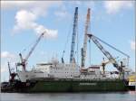 Die 1989 in Finnland gebaute AKADEMIK IOFFE (IMO 8507731) liegt im Schwimmdock der Rickmers Lloyd Werft in Bremerhaven. Sie ist 117 m lang 18 m breit, hat eine GT von 6.450 und eine DWT von 1.738 t. Ursprnglich als Forschungsschiff gebaut, wird es heute auch als Kreuzfahrtschiff genutzt und kann bis zu 110 Passagier aufnehmen. Heimathafen ist Kaliningrad (Russland). 13.05.2012