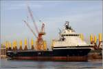 Die 2011 gebaute ISLAND CENTURION (IMO 9579470) liegt am 19.10.2012 am Kai der Lloyd Werft in Bremerhaven. Sie ist 93 m lang, 20 m breit, hat eine GT von 4.841 udn eine DWT von 4.788 t. Heimathafen ist Alesund (Norwegen).