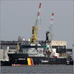 Das Fischereischutzboot MEERKATZE (IMO 9421245)liegt am 24.04.2013 im Fischereihafen II in Bremerhaven. Sie wurde 2009 gebaut, ist 72,8 m lang, 12,5 m breit, hat eine GT von 1.981 und eine DWT von 465 t. Heimathafen ist Cuxhaven. 