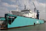 Dock VI der German Dry Docks in Bremerhaven. Noch prangt der alte Name MWB an der Seitenwand des Schwimmdocks. Zum 1. Januar 2013 wurden Rickmers Lloyd Dockbetrieb und MWB Schiffstechnik zur GERMAN DRY DOCKS zusammengeschlossen. Im Dock wird an der AKADEMIK IOFFE (IMO 8507731) gearbeitet. Bremerhaven, 04.05.2013.