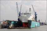 Die 1989 in Finnland gebaute AKADEMIK IOFFE (IMO 8507731) liegt im Dock VI der German Dry Docks in Bremerhaven. Sie ist 117 m lang 18 m breit, hat eine GT von 6.450 und eine DWT von 1.738 t. Ursprnglich als Forschungsschiff gebaut, wird es heute auch als Kreuzfahrtschiff genutzt und kann bis zu 110 Passagier aufnehmen. Heimathafen ist Kaliningrad (Russland). 04.05.2013