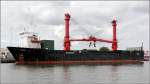Die 1986 gebaute CONDOCK II (IMO 8500599) liegt am 21.09.2013 im Kaiserhafen I in Bremerhaven. Dieses Schwergutschiff ist 104 m lang, 20,5 m breit, hat eine GT von 5.952 und eine DWT von 4.244 t. Heimathafen ist St. John's (Antigua and Barbuda). Frhere Namen: BLACK RHINO, CHEYENNE, CLIPPER CHEYENNE, GRUZ.