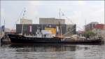 Der 1952 gebaute Seeschlepper HOLLAND (IMO 5153462) liegt am 27.07.2013 im Neuen Hafen von Bremerhaven. Die HOLLAND ist 57,35 m lang, 9,54 m breit und hat eine Maschinenleistung von 1.499 kw. Heimathafen ist Terschelling (Niederlande). Seit 2001 wird die HOLLAND von einer Stiftung unterhalten.