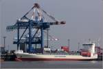 Die 2007 gebaute IDA RAMBOW (IMO 9354478) liegt am 24.04.2014 an der Stromkaje in Bremerhaven. Sie ist 149 m lang, 22,5 m breit, hat eine GT von 11.662, eine DWT von 13.740 t und eine Kapazität von 1.008 TEU. Sie fährt unter deutscher Flagge mit Heimathafen Hamburg. 