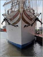 Der Bug des 100-jährigen Segelschulschiffes STATSRAAD LEHMKUHL (IMO 5339248). Bremerhaven, 27.06.2014