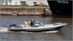Dieses sehr edel ausgestattete RIB mit der Aufschrift HYSU Craft 8.5 tuckerte am 16.05.2014 gemächlich durch den Fischereihafen 1 in Bremerhaven.