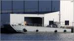 Das Landungsboot LC LANGLTJEN liegt am 17.01.2015 im Fischereihafen 2 in Bremerhaven. Es handelt sich um das ehemalige Landungsboot LCM 25 MUSCHEL (A1433) der Deutschen Marine. Inzwischen gehrt es einer Privatperson. 