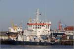 Die 1985 gebaute MAGNIFICAT (IMO 8513675) wird als crew transporter eingesetzt. Sie ist 30 m lang, 10 m breit und bietet neben 7 Besatzungsmitgliedern Platz für 12 Passagiere. Heimathafen ist Panama. Frühere Namen: NILS STROMCRONA, 
ATLANTIC COUGAR. Hier liegt sie am 17.01.2015 im Fischereihafen 2 in Bremerhaven.
