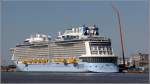 Die 2015 gebaute ANTHEM OF THE SEAS (IMO 9656101) liegt zur Ausrüstung an der Columbuskaje in Bremerhaven. Sie ist 348 m lang, 41 m breit, hat eine GT/BRZ von 158.350 und bietet 4.188 Passagieren Platz. Heimathafen ist Nassau (Bahamas). 06.04.2015