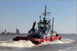 Die 2005 gebaute RT CLAIRE (IMO 9320817) am 06.04.2015 auf der Weser vor Bremerhaven. Dieser Schlepper ist 28 m lang, 11 m breit, hat eine Maschinenleistung von 3.969 kw und einen Pfahlzug von 65 t. Heimathafen ist Valletta (Malta). 