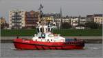 Der 2015 gebaute Schlepper ZP BISON (IMO 9701994) ist am 05.10.2015 in Bremerhaven unterwegs. Er ist 24,74 m lang, 12,63 m breit, hat eine Maschinenleistung von 4.200 kw und einen Pfahlzug von 70 t. Heimathafen ist Valetta (Malta).