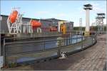 Die Fa. Falck betreibt in Bremerhaven ein Sicherheitstrainingszentrum für Mitarbeiter auf Offshore-Anlagen u.a.. Dazu nutzt sie auch die Schleusenkammer der ehemaligen Schleuse zum Fischereihafen. 25.10.2015