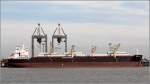 Die 2015 gebaute SPAR APUS (IMO 9734989) liegt am 05.10.2015 an der Stromkaje in Bremerhaven. Sie ist 200 m lang und 32 m breit, hat eine GT/BRZ von 36.311 und eine DWT von 63.800 t. Heimathafen ist Bergen (Norwegen). Die Ladung besteht aus Turmsegmenten für Offshore-Windenergieanlagen.