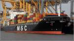 Die 2006 gebaute MSC LEIGH (IMO 9320439) liegt am 05.10.2015 an der Stromkaje in Bremerhaven. Sie ist 275 m lang und 32 m breit, hat eine GT/BRZ von 50.963, eine DWT von 63.410 t und eine Kapazitüt von 4.860 TEU. Heimathafen ist Panama.