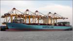 Die 2007 gebaute EBBA MAERSK (IMO 9321524) liegt am 05.10.2015 an der Stromkaje in Bremerhaven. Sie ist 397,7 m lang und 56,4 m breit, hat eine GT/BRZ von 170.794, eine DWT von 158.200 t und eine Kapazität von 11.000 TEU. Heimathafen ist Kopenhagen.