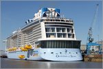 Die auf der Meyer Werft in Papenburg gebaute OVATION OF THE SEAS (IMO 9697753) lag in den letzten Tagen zur Ausrüstung in Bremerhaven. Am 9. April 2016 soll sie an die Reederei Royal Carribean Cruises übergeben werden. Das Schiff ist 348 m lang und 41,4 m breit. Sie bietet fast 4.200 Passagieren Platz. Heimathafen wird Nassau (Bahamas). 01.04.2016