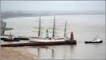 Am 21.01.2008 wird das Segelschulschiff GORCH FOCK mit Untersttzung der Schlepper STIER und ROTESAND in den Fischereihafen von Bremerhaven verbracht. Dort stehen Unterhaltungsarbeiten bei den Bremerhavener Dockbetrieben an. Die GORCH FOCK ist 89 m lang, 12 m breit und verfgt ber eine Segelflche von 1952 m.