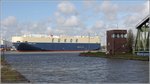 Die 2007 gebaute MORNING CARINA (IMO 9338709) liegt am 03.05.2016 in Bremerhaven. Dieser Autotransporter ist 199,94 m lang und 32,26 m breit, hat eine GT/BRZ von 60.876, eine DWT von 22.755 und eine Kapazität von 6.502 Fahrzeugen. Heimathafen ist Panama.