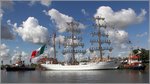 Die CUAUHTEMOC (IMO 8107505), das Segelschulschiff der Marine Mexikos, war vom 23. bis 28.06.2016 in Bremerhaven zu Gast. Die Bark ist 90,5 m ü.a. lang, 12 m breit und hat einen Tiefgang von 5,4 m. Die Segelfläche beträgt 2.368 m². Heimathafen ist Acapulco (Mexiko). Hier ist sie beim Auslaufen am 28.06.2016 zu sehen.