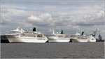 Ein seltenes Bild: alle vier Schiffe der Phoenix-Reisen liegen am 31.07.2016 gleichzeitig an der Columbuskaje in Bremerhaven. Von links: AMADEA, ALBATROS, ARTANIA und DEUTSCHLAND. 3.200 Passagiere haben hier am Columbus Cruise Terminal Bremerhaven die Schiffe verlassen, 3.200 neue Passagiere sind an Bord gegangen.