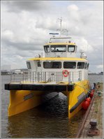 Die 2016 gebaute OFFSHORETAXI ONE liegt nach Umbauarbeiten am 15.07.2016 im Fischereihafen 2 in Bremerhaven. Dieser Crewtransporter ist 24 m lang und 8 m breit. Mit ihm können 12 Personen zum Einsatzort im Offshorebereich gebracht werden. Heimathafen ist Cuxhaven.