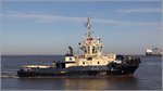 Die 2005 gebaute SVITZER MALLAIG (IMO 9317901) auf der Weser Höhe Bremerhaven. Sie ist 30 m lang, 11,5 m breit, hat eine Maschinenleistung von 4.340 kw und einen Pfahlzug von 70 t. Heimathafen ist IJmuiden (Niederlande). 31.08.2016