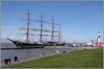 Das russische Segelschulschiff SEDOV (IMO 7946356) liegt Anfang Mai fr einige Tage an der Seebderkaje in Bremerhaven. Sie wurde 1921 gebaut, ist 117,5 m lang, 14,62 m breit, hat eine GT/BRZ von 3432 und eine Segelflche von 4.195 m. Aufnahmedatum: 03.05.2008 