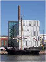 Die HANSEKOGGE aus Kiel liegt am 26.05.2017 im Neuen Hafen von Bremerhaven. Sie ist 23,27 m lang und 7,62 m breit. Es handelt sich um den Nachbau von 1991 der Bremer Kogge von 1380.  