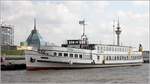 Die 1937 gebaute OCEANA liegt am 10.09.2017 an der Seebäderkaje in Bremerhaven. Sie ist 55,2 m lang, 9,8 m breit und hat einen Tiefgang von 2,12 m. Zugelassen ist sie für 700 Personen. Von ihrem Heimathafen Bremen fährt sie in den Sommermonaten an einigen Wochentagen im Liniendienst nach Bremerhaven und zurück.