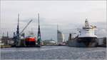 Bremerhaven. Blick von Norden durch den Kaiserhafen I. Links ist das Schwimmdock VI der German Dry Docks zu sehen. 29.03.2018